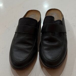 Taos Footwear Black Textured Slip-On Loafers